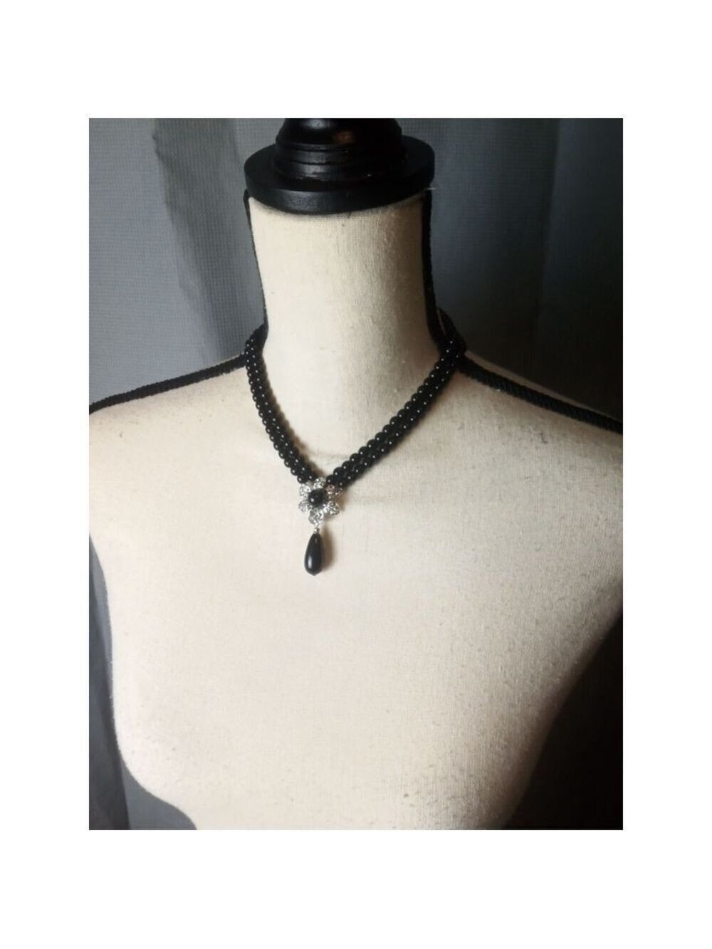 Necklace Black Beaded Flower Pendant